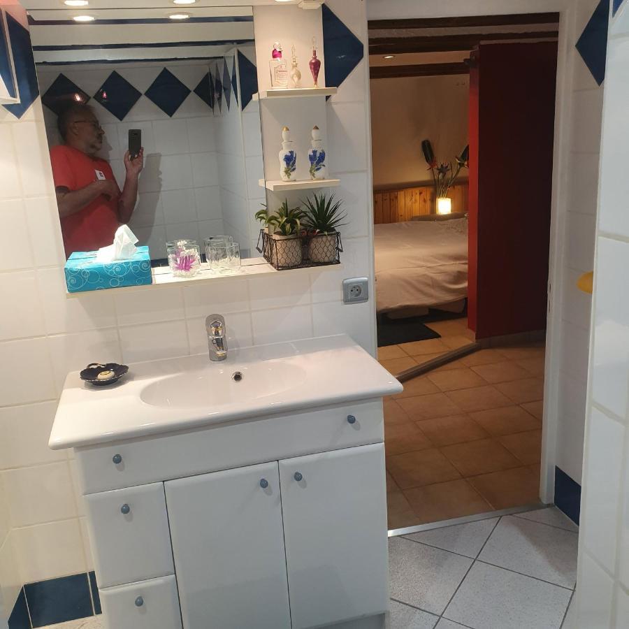 Andandco Hotel Marseille Bagian luar foto